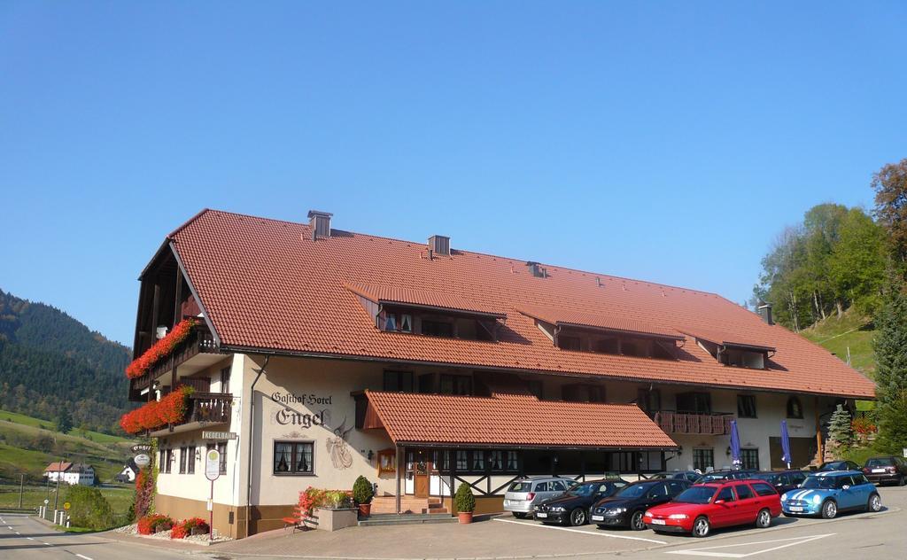 Gasthof Hotel Engel Simonswald Exterior foto